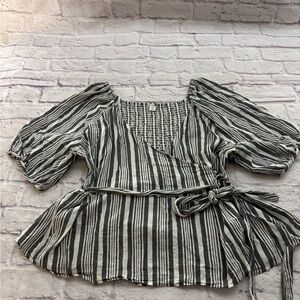 🔵OFF & ON SHOULDER WRAP AROUND GRAY and WHITE Striped PEPLUM TOP